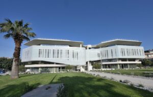 Ο πόλεμος στη Μ. Ανατολή φέρνει ξένες εταιρείες στην Ελλάδα, άνθιση στα ευέλικτα γραφεία