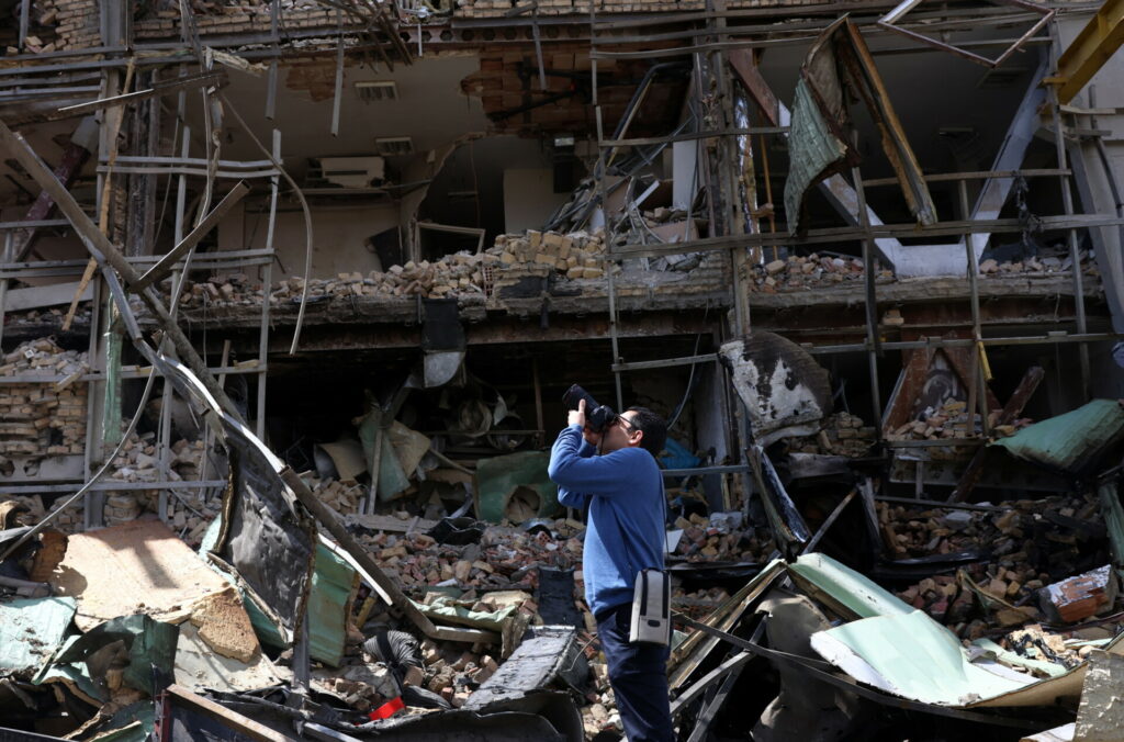 Θρίλερ με τον αγνοούμενο Αμερικανό πιλότο, μετά την κατάρριψη του F-15