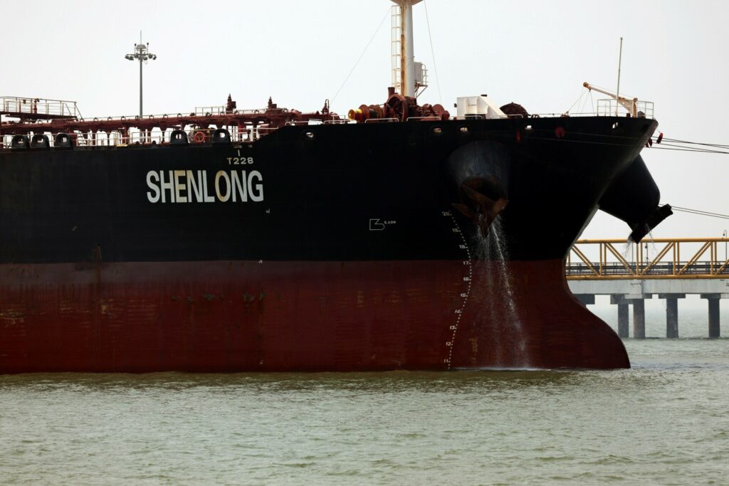 Γιατί η στρατηγική του Τραμπ για τον αποκλεισμό των Στενών του Ορμούζ κινδυνεύει να καταλήξει σε αδιέξοδο