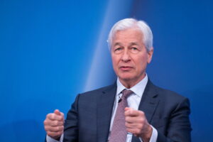 Ντάιμον: Οι αγορές υποτιμούν τα ρίσκα, δεν θα αγόραζα μετοχές ή treasuries