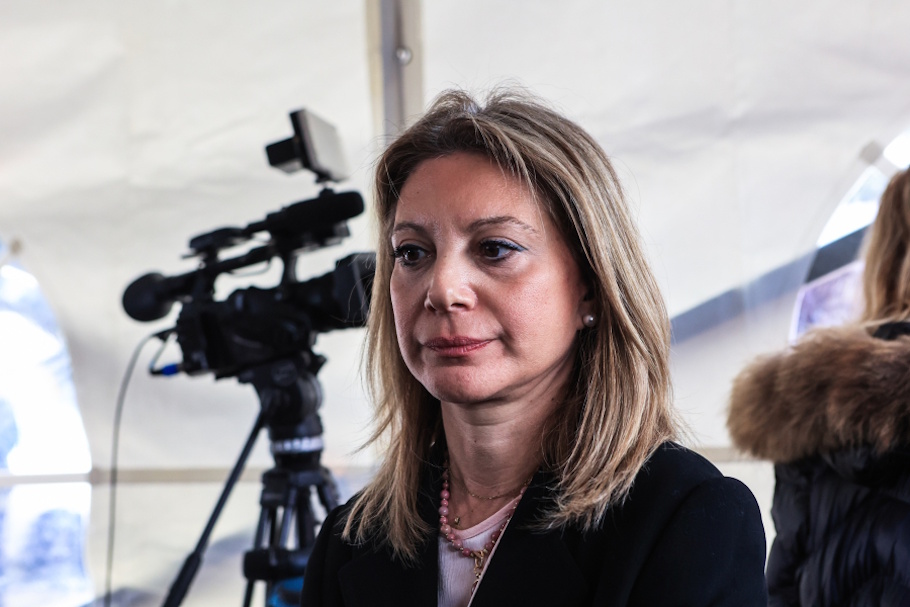 Καρυστιανού κατά πάντων: Δόλιοι ελιγμοί και σκοτεινή σφηκοφωλιά