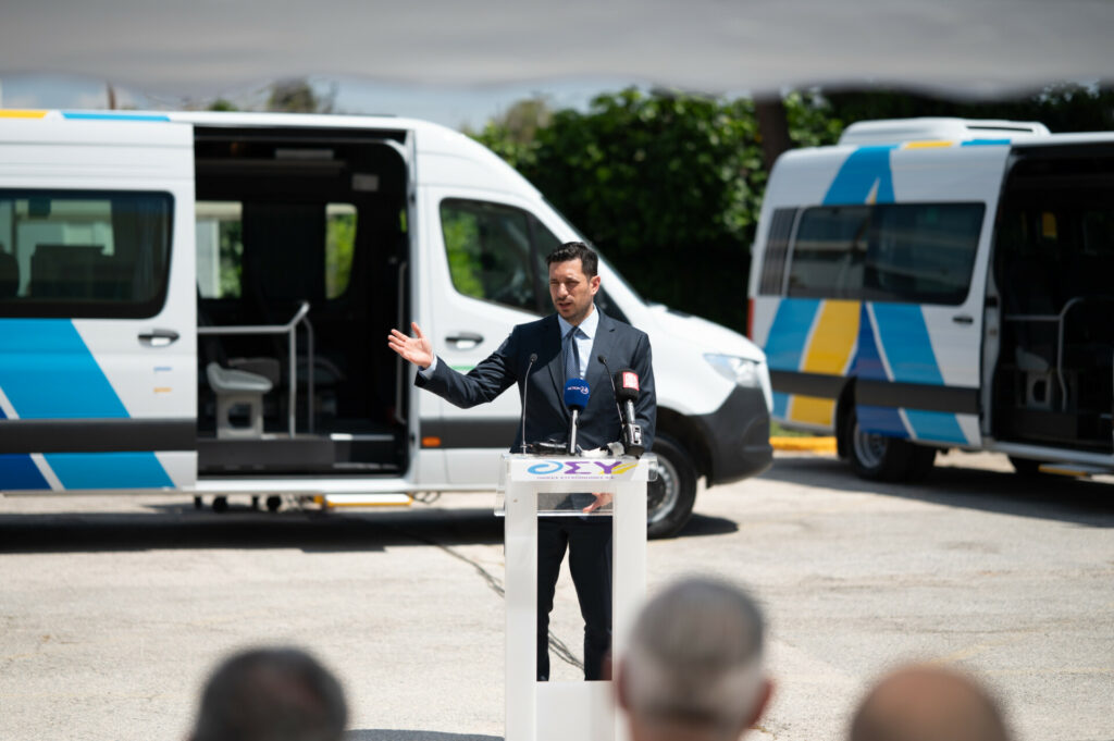 Ανοιχτοί διαγωνισμοί για τη νέα οπτική ταυτότητα των αστικών λεωφορείων με βραβεία 10.000 ευρώ