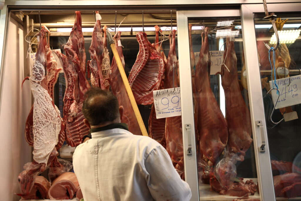 Περιφέρεια Αττικής: Πού εντοπίστηκαν οι 11 τόνοι ακατάλληλου κρέατος που κατασχέθηκαν