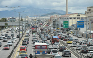 Αττική: Παγωμένα έργα και χρηματοδοτικά αδιέξοδα για το κυκλοφοριακό