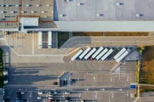 Μεταφορείς: Εκτοξεύτηκαν κατά 30% τα ενοίκια στα γιαπιά του Ελαιώνα