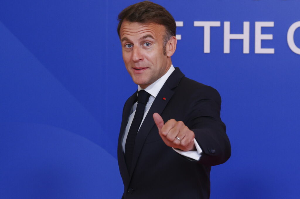 Les Echos: Πώς συνδέονται οι πιέσεις του Μακρόν για τα ελληνικά Mirage με το δάνειο των 90 δισ. στην Ουκρανία