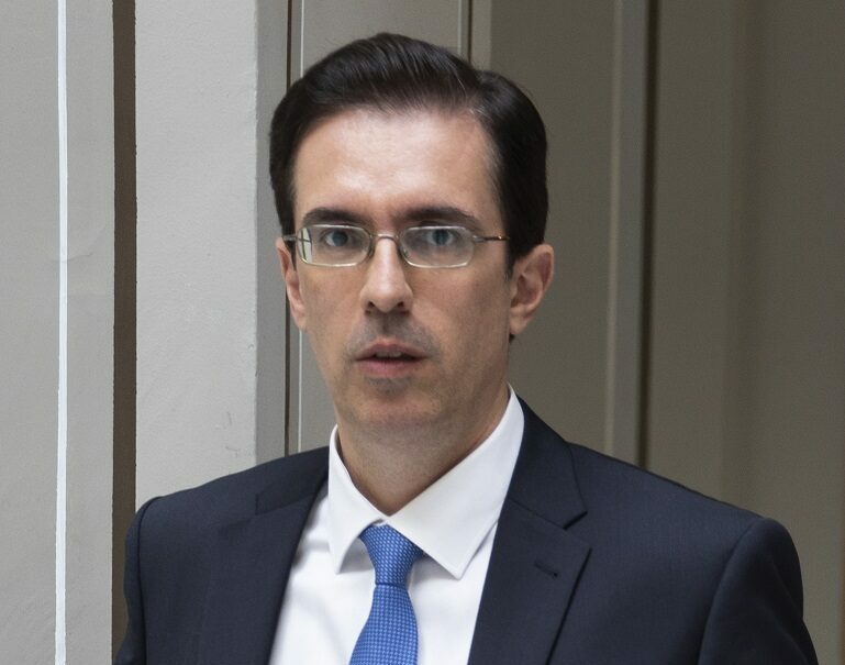 Μαγγίνας: Το ανθεκτικό μείγμα ανάκαμψης αντιμέτωπο με τη διεθνή αστάθεια