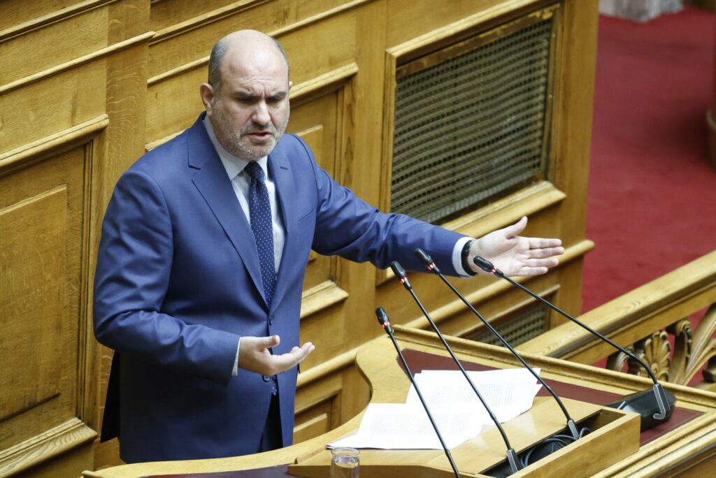 ΕΑΠ: Ο Μαρκόπουλος είναι πτυχιούχος στις “Σπουδές στον Ελληνικό Πολιτισμό”