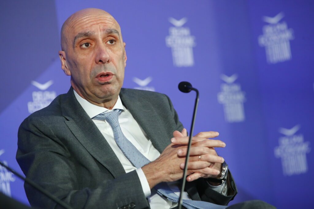 Ο… Κινέζος Επιτελάρχης, οι φάκελοι που καίνε, το νέο Ταμείο Ανάκαμψης, οι υποψήφιοι για τη θέση του γραμματέα της ΝΔ και η πρόταση Χατζηδάκη 