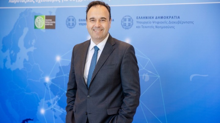 Η εξαετία των “pass”: Πώς το κράτος αντέδρασε στις κρίσεις με ψηφιακά μέσα