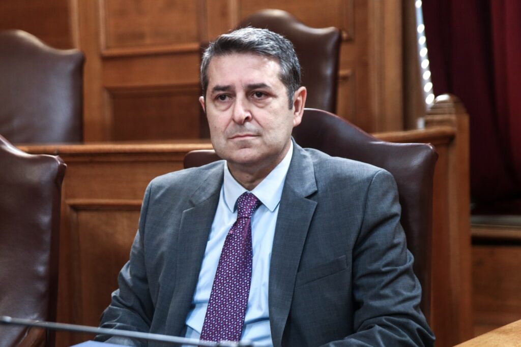 Γιώργος Μυλωνάκης: Παραμένει διασωληνωμένος στη ΜΕΘ, τι φοβούνται οι γιατροί