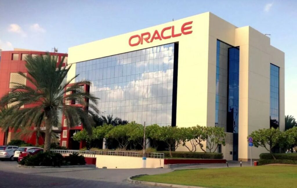 Ντουμπάι: Συντρίμμια από αναχαίτιση έπληξαν κτίριο της Oracle