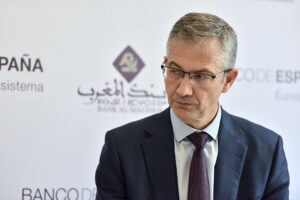 Ποιος είναι ο Πάμπλο Χερνάντεθ ντε Κος που εμφανίζεται ως πιθανότερος διάδοχος της Λαγκάρντ