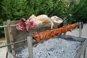 Ακριβότερο κατά 20% το πασχαλινό τραπέζι