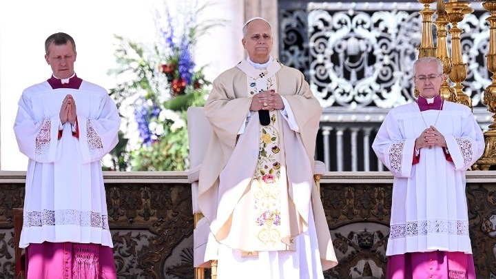 Πάσχα Καθολικών: Αντιπολεμικό μήνυμα από τον πάπα Λέοντα -“Οποιος φέρει όπλα ας τα καταθέσει”