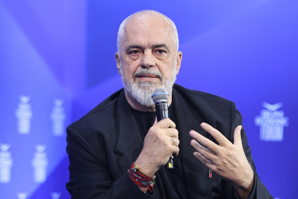 Ράμα για το “δεν είστε απόγονοι του Πλάτωνα”: Έκανα χιούμορ – Παίρνετε τους εαυτούς σας πολύ σοβαρά