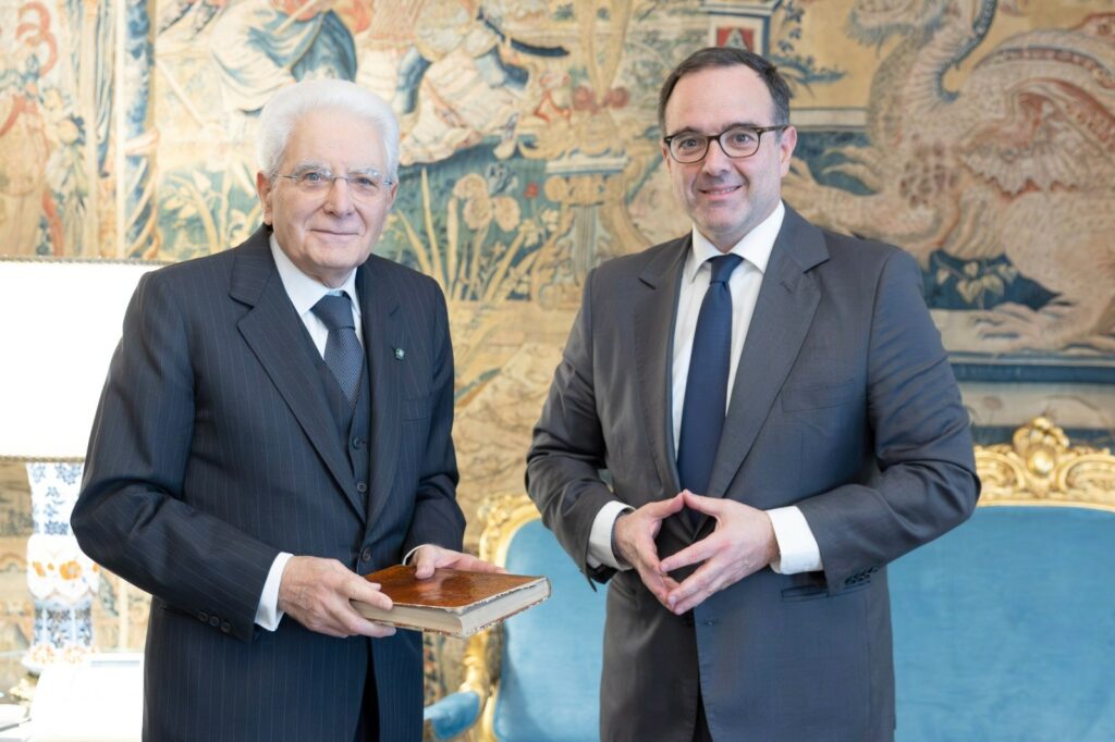 Συνάντηση Κυριακού με Ματαρέλα στη Ρώμη, μετά την απόκτηση του ομίλου GEDI (La Repubblica)