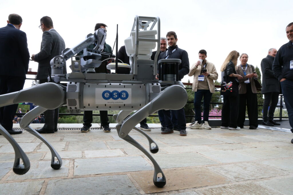 Ελληνική Αστυνομία ΕΛΑΣ σκύλος ρομπότ