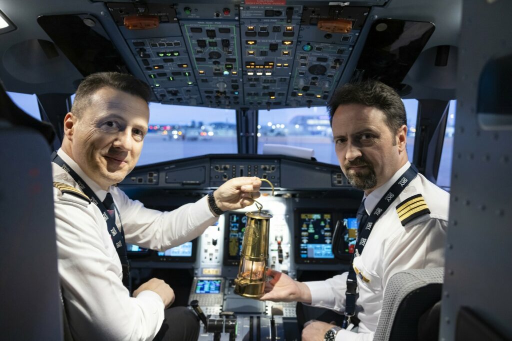 Με πτήσεις της Sky Express μεταφέρθηκε το Άγιο Φως σε επτά προορισμούς