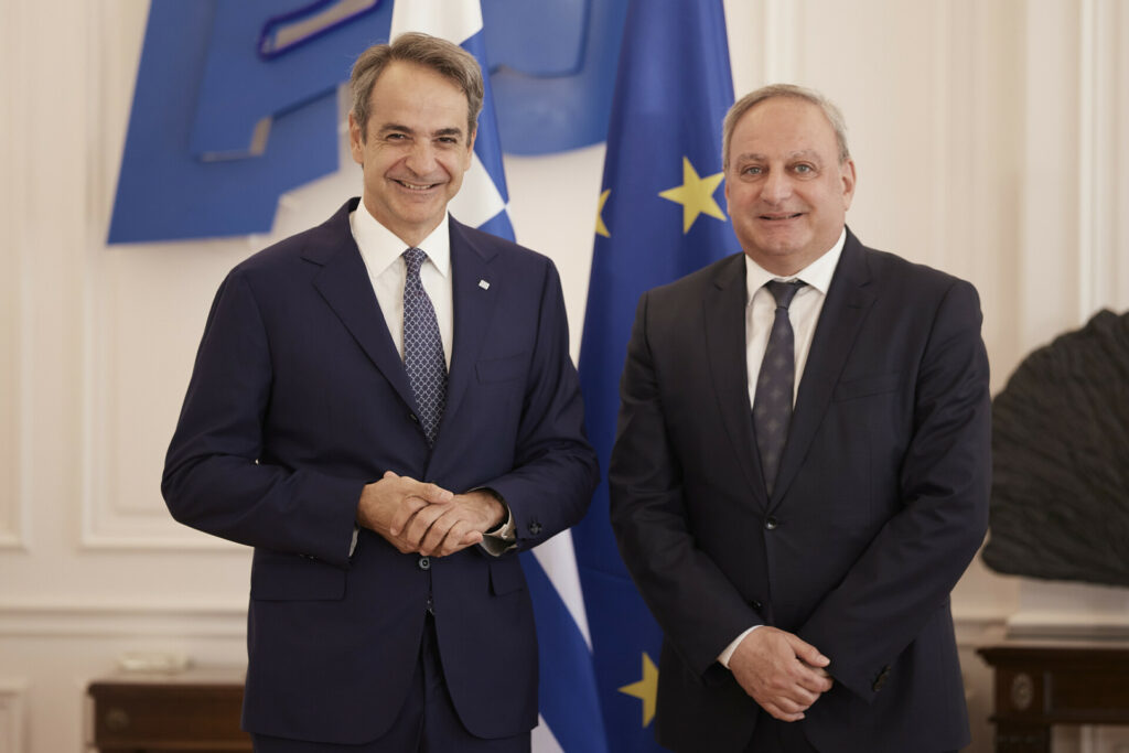 Συνάντηση Μητσοτάκη με τον Στεφάνου του ΑΚΕΛ – Συζήτησαν για Κυπριακό και Μ. Ανατολή