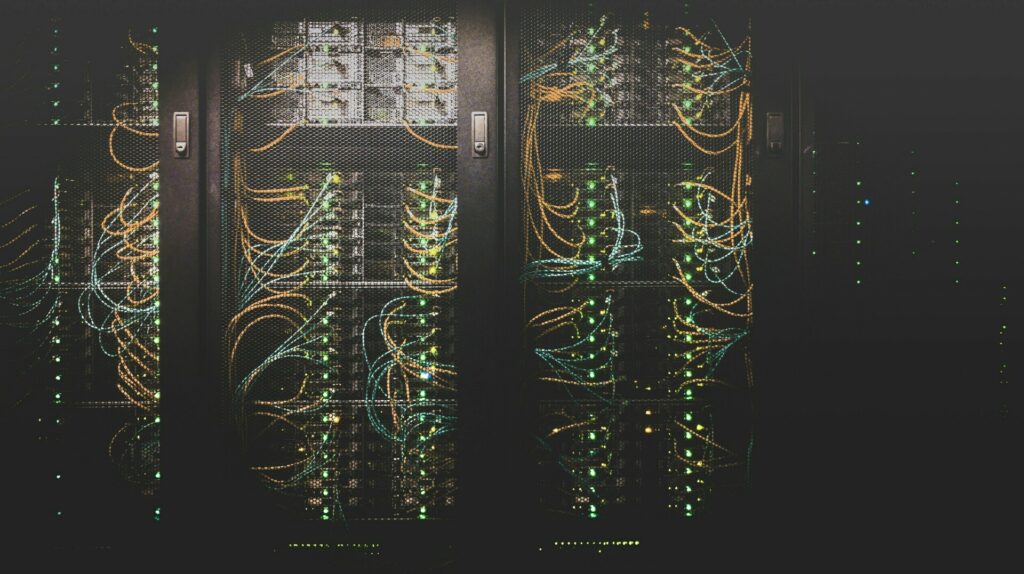 Data Centers και ηλεκτρικό δίκτυο: Η μάχη για την ενέργεια της ΤΝ και της ψηφιακής οικονομίας