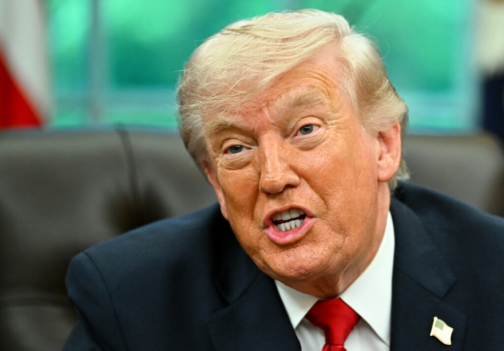 Νέα πολεμικά σχέδια εξετάζει ο Τραμπ για το Ιράν