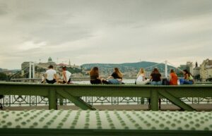 Ουγγαρία: Η… συστημική ψήφος των νέων καθόρισε το εκλογικό αποτέλεσμα