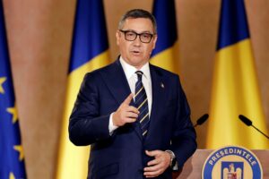 Βίκτορ Πόντα (πρώην πρωθυπουργός της Ρουμανίας): “Η κ. Κοβέσι έχει συγκεκριμένη ατζέντα”