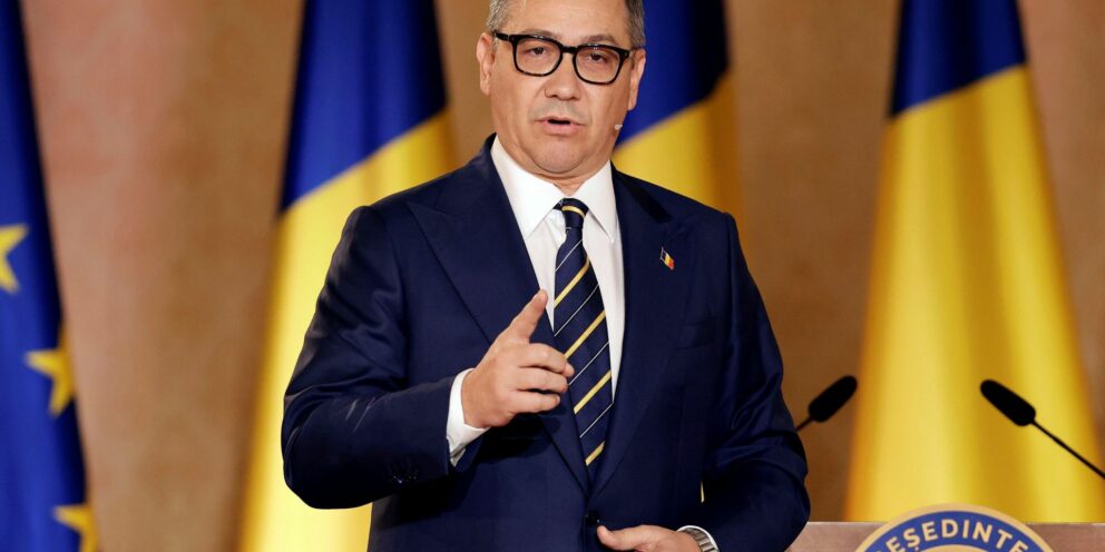 Βίκτορ Πόντα (πρώην πρωθυπουργός της Ρουμανίας): “Η κ. Κοβέσι έχει συγκεκριμένη ατζέντα”