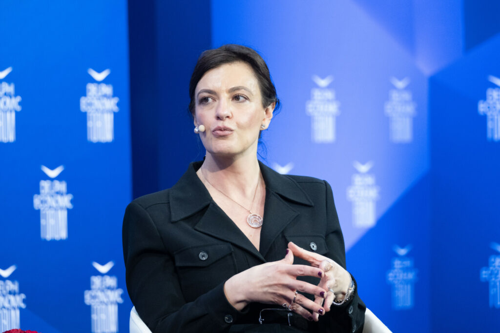 Οι επενδύσεις της Eurobank στο… Bollywood, η παρέμβαση Βρεττού για τις τράπεζες και η εξαγορά που πάλευε καιρό η Ideal