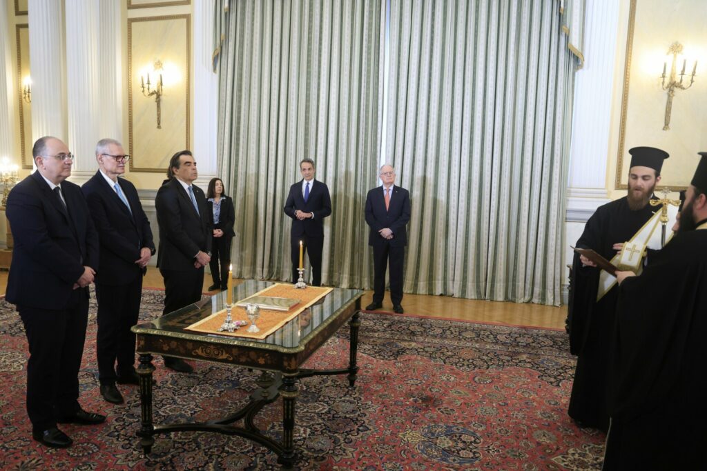 Ορκίστηκαν τα νέα μέλη της κυβέρνησης Σχοινάς, Τουρνάς και Λαζαρίδης