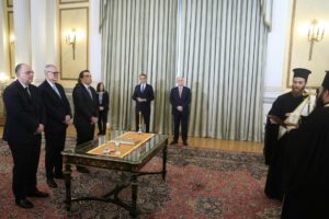 Ορκίστηκαν τα νέα μέλη της κυβέρνησης Σχοινάς, Τουρνάς και Λαζαρίδης