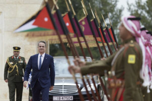 Μητσοτάκης από Αμμάν: “Να επιστρέψουμε στο status quo στα Στενά του Ορμούζ”