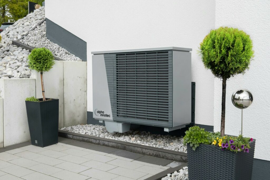 Αντλία θερμότητας ή air condition; Ποιο δροσίζει καλύτερα το σπίτι και ποιο καίει λιγότερο