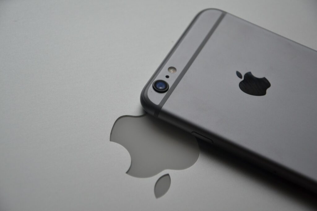 Η Apple ετοιμάζει νέα αντικλεπτική λειτουργία που θα κλειδώνει αυτόματα το iPhone – Πώς θα λειτουργεί;