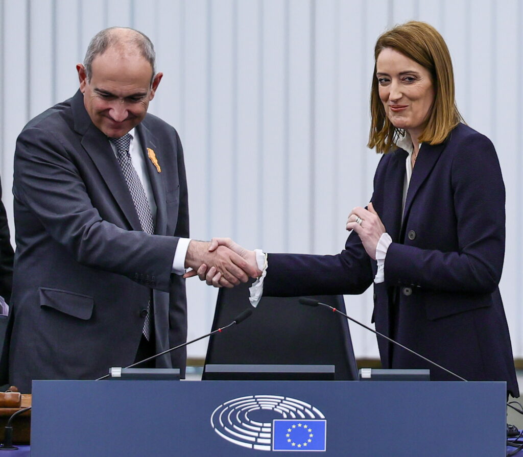 Η ΕΕ ενισχύει τους δεσμούς με την Αρμενία απέναντι στη ρωσική παρέμβαση
