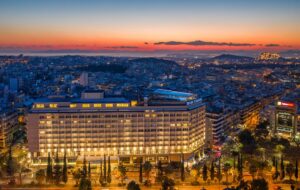Ξενοδοχεία Κάραβελ: Ρεκόρ ρευστότητας αλλά τα αυξημένα κόστη “ροκάνισαν” τα κέρδη του 2025