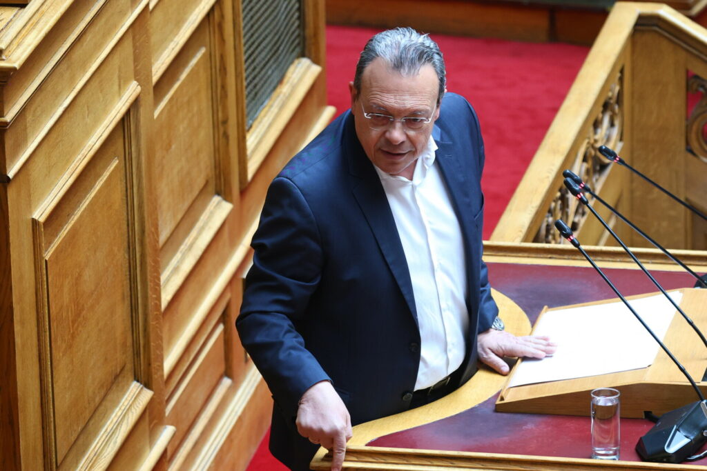 Φάμελλος κατά Γεωργιάδη: “Υπουργός της προπαγάνδας και των fake news”