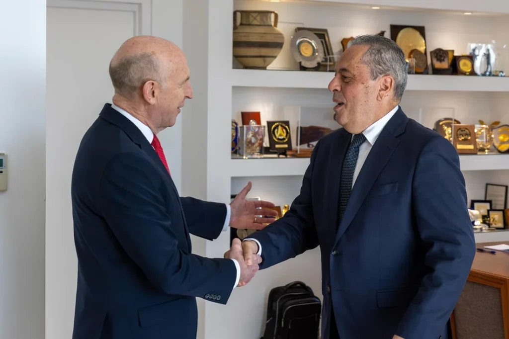 Βρετανία-Κύπρος: Συνάντηση των υπουργών Άμυνας των δύο χωρών στο Λονδίνο
