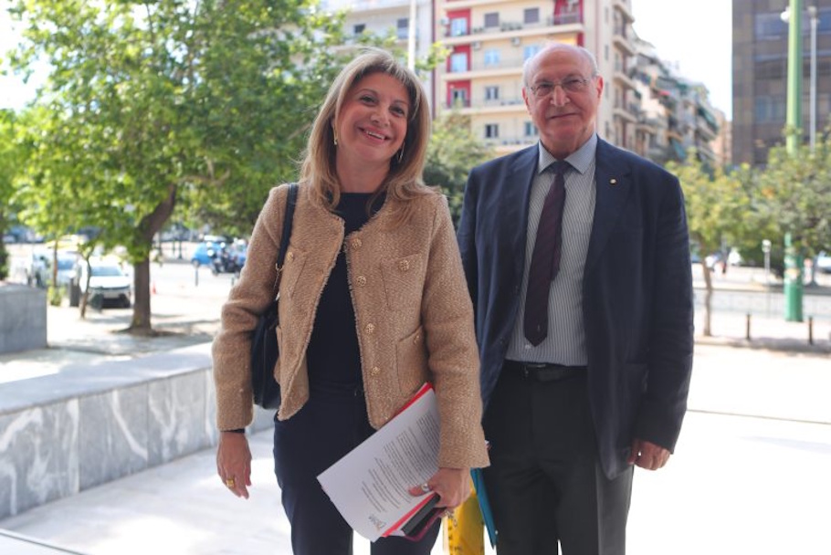 Καρυστιανού: Κόκκινη γραμμή η ένταξη πολιτικών προσώπων στο νέο κόμμα