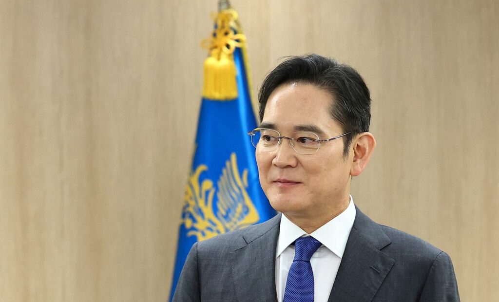 Samsung: Έσπασε το φράγμα του 1 τρισ. η κεφαλαιοποίηση