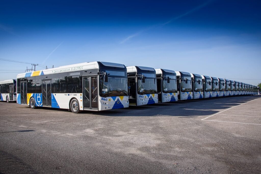 Πάνω από 1.000 νέα λεωφορεία έρχονται στην Αθήνα: Οι ανακοινώσεις Κυρανάκη