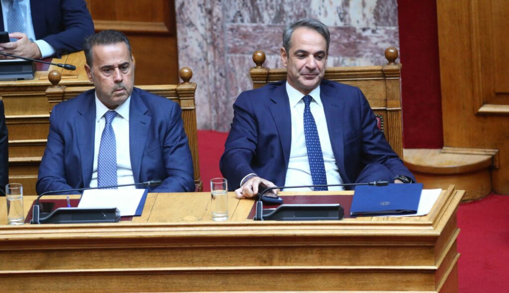 Τα μηνύματα Μητσοτάκη – Παπασταύρου για τον Κάθετο Διάδρομο και τα επόμενα βήματα