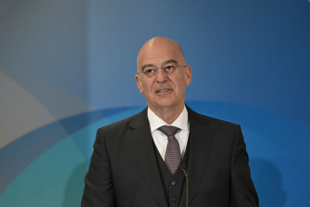 Η ενόχληση στο ΥΠΕΞ με τον Δένδια, η δεύτερη θέση του Τσίπρα, οι διαρροές προς Καρυστιανού και μία διεύρυνση που μοιάζει με καρικατούρα