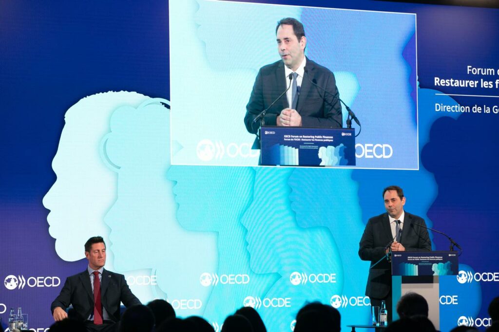 Πετραλιάς στον ΟΟΣΑ: Η Ελλάδα επιτυχημένο παράδειγμα δημοσιονομικής πολιτικής