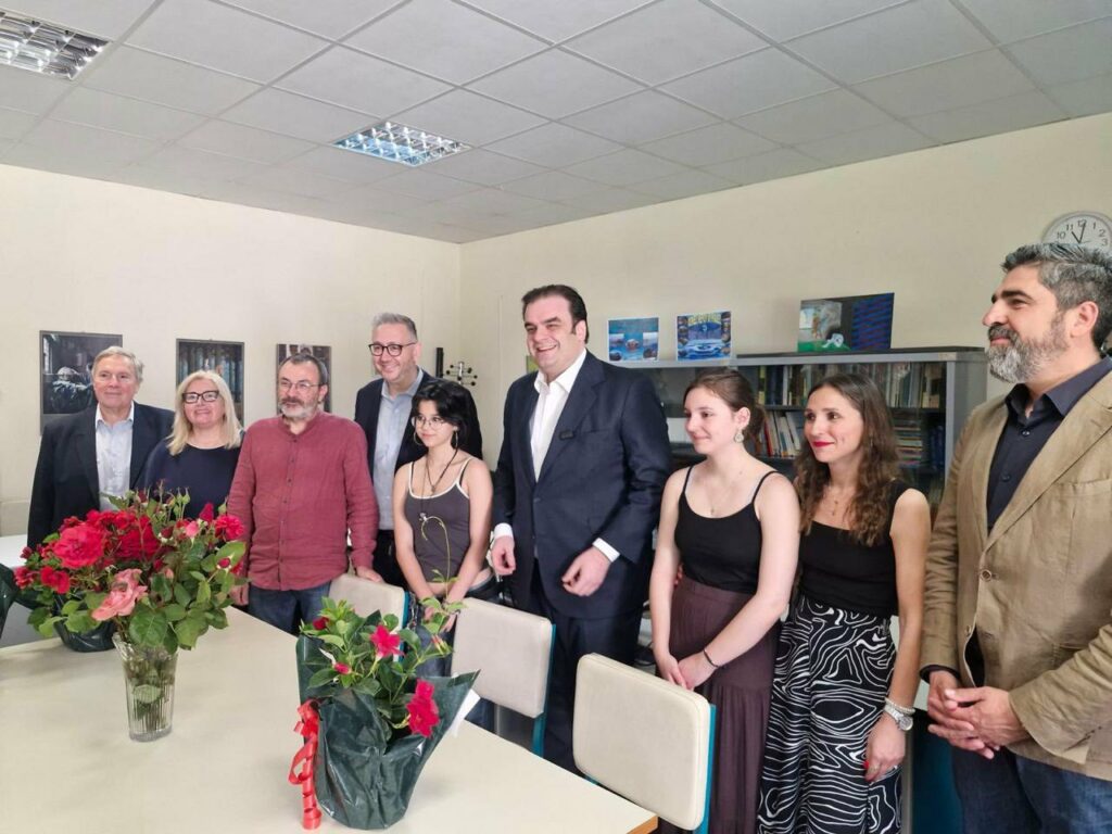Πιερρακάκης: Συγχαρητήρια σε μαθήτριες που πρώτευσαν στο European Money Quiz