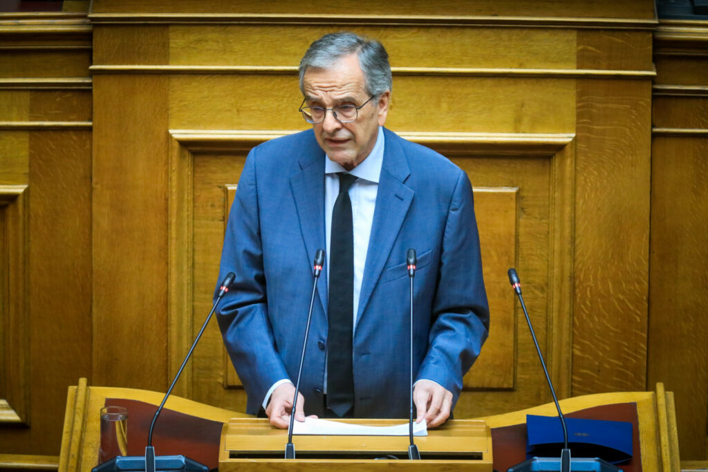Πυρά Σαμαρά στη Βουλή: Πόσο πια θα εξευτελιστούν οι θεσμοί, τι φοβάται ο Μητσοτάκης;