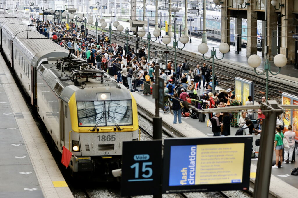 Γαλλία: Σε ριζική αναδιάρθρωση οι σιδηρόδρομοι, τα νέα πλάνα και οι αντιδράσεις