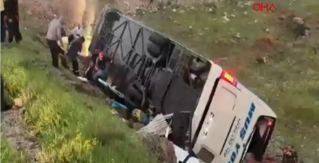 Τουρκία: 4 νεκροί και 15 τραυματίες από ανατροπή λεωφορείου