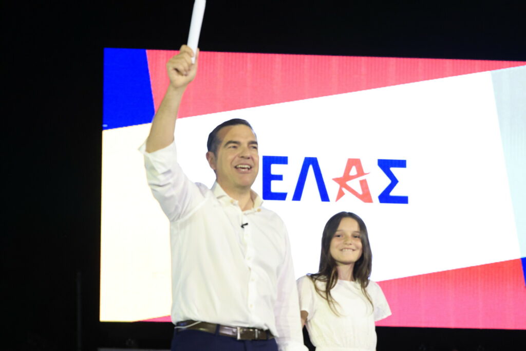 Ποια είναι η 10χρονη που εμφανίστηκε με τον Τσίπρα στο Θησείο